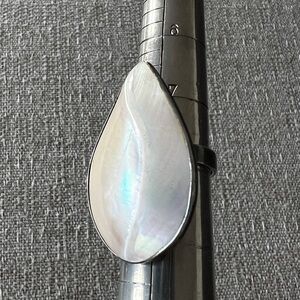 925 silver ring with ?mother of pearl